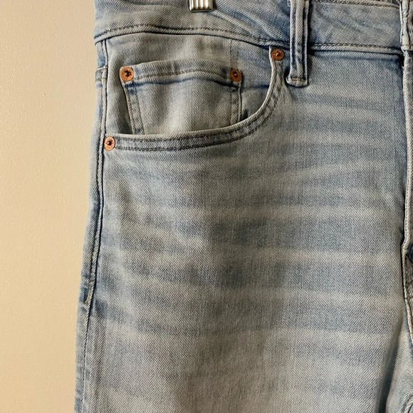 American Eagle AirFlex+ Athletic Straight Jean Light Wash Size 34/30 - Picture 6 of 16